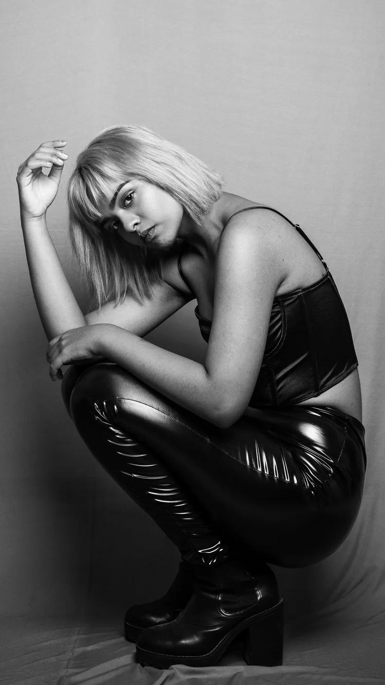 Mia Fernando — editorial, photograph 4