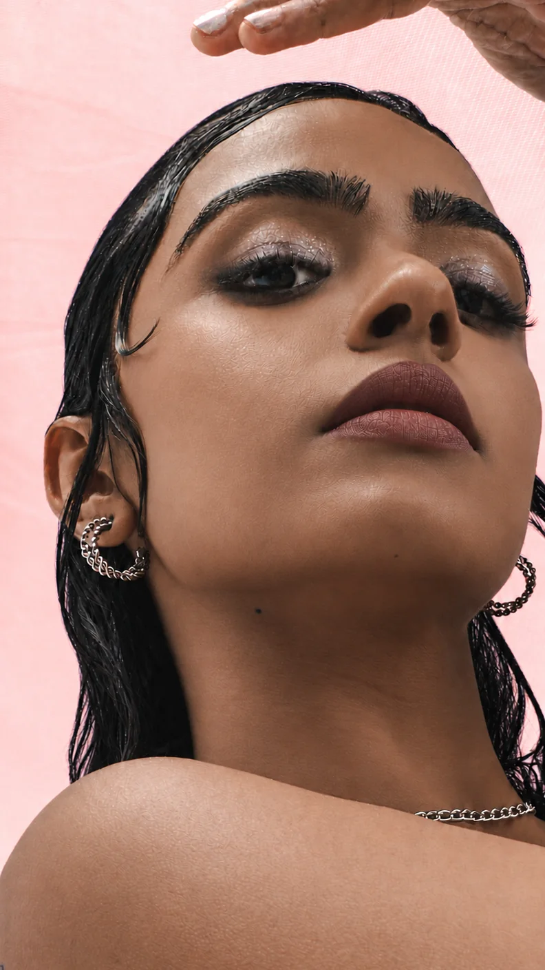 Mia Fernando — fashion & beauty, photograph 2