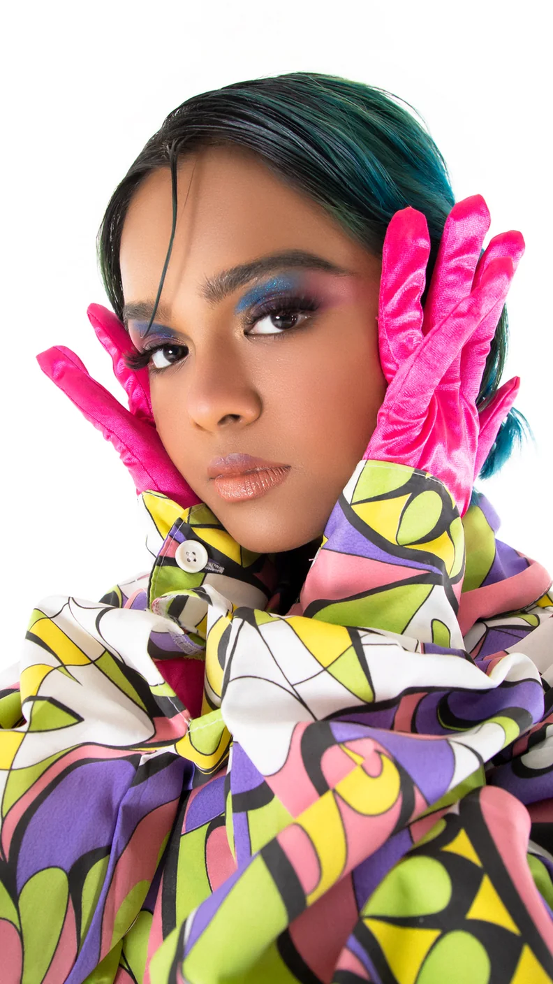 Mia Fernando — fashion & beauty, photograph 7